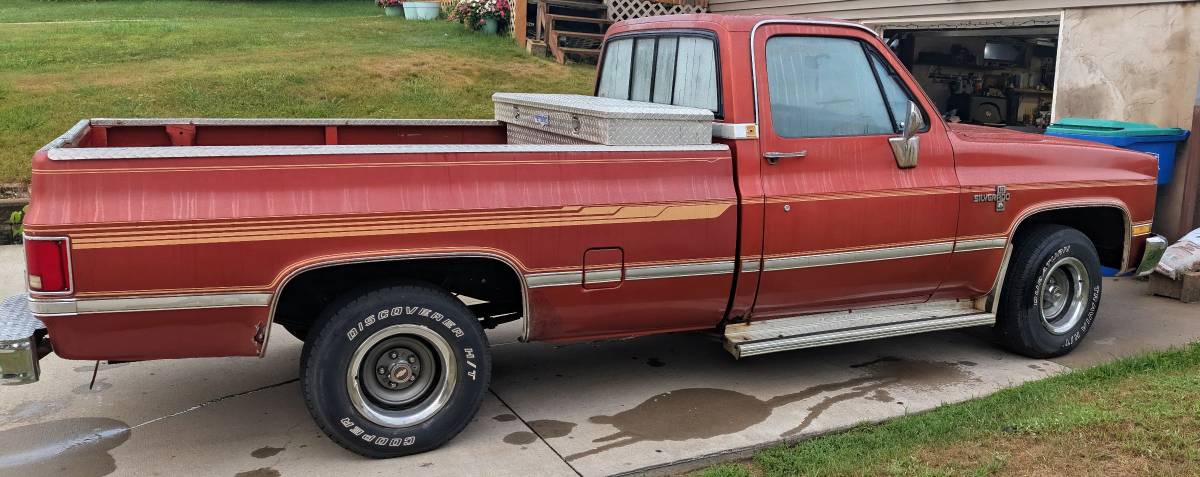 Chevrolet-Silverado-1986-Brown