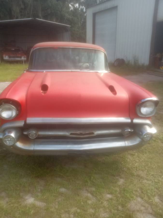 Chevrolet-Station-wagon-1957-Red