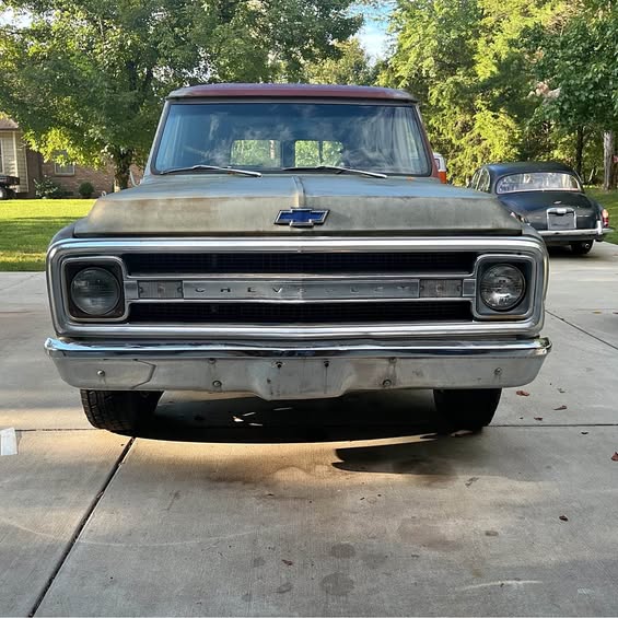 Chevrolet-Suburban-1969