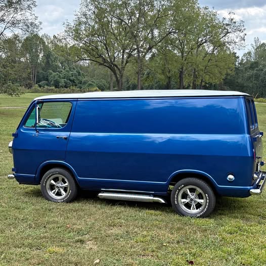 Chevrolet-Van-1966