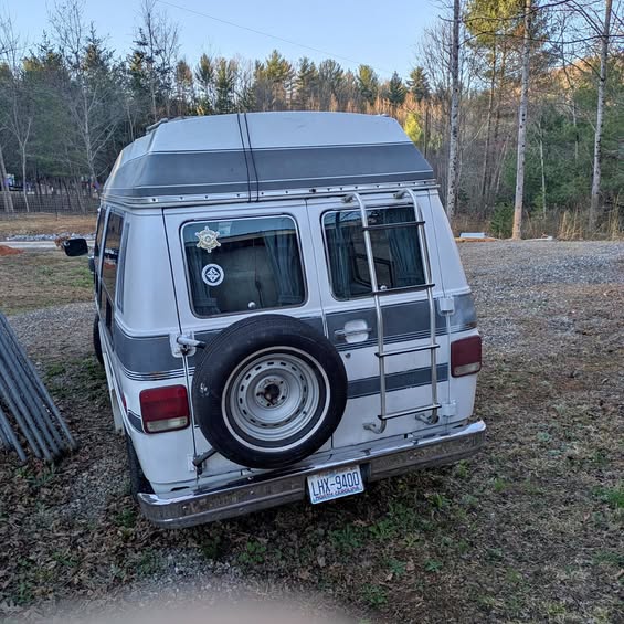 Chevrolet-g20-G20-quotcamper-paradise-1988