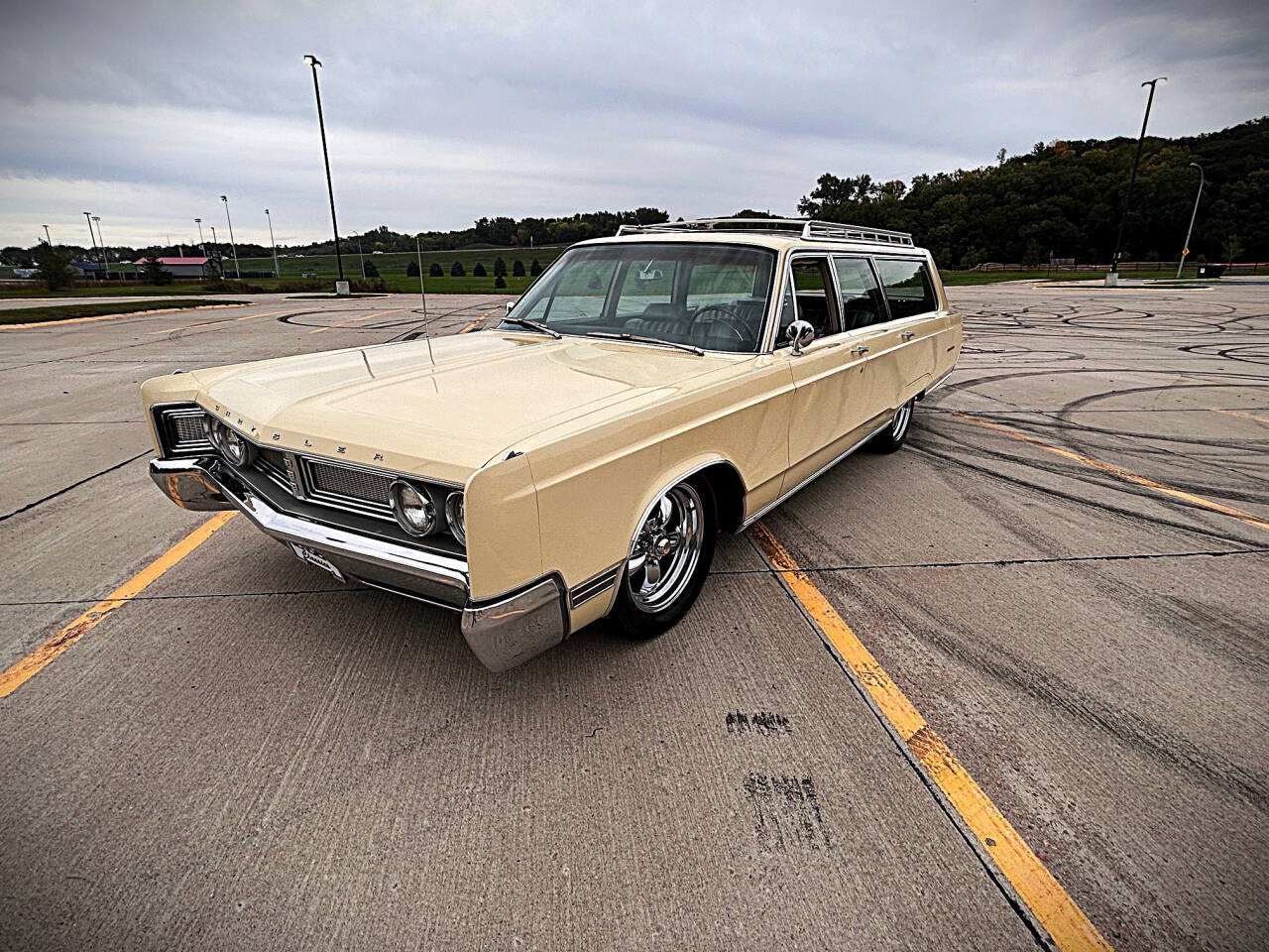 Chrysler-Town-country-1967-Yellow-Tan