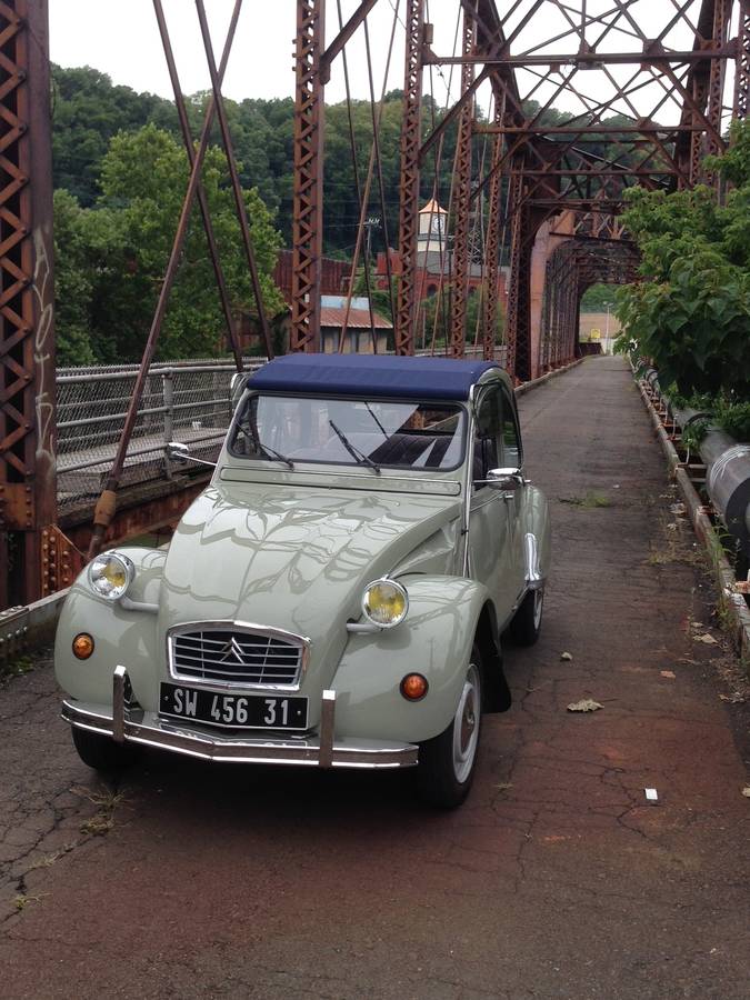 Citroen-2cv-1981-Green