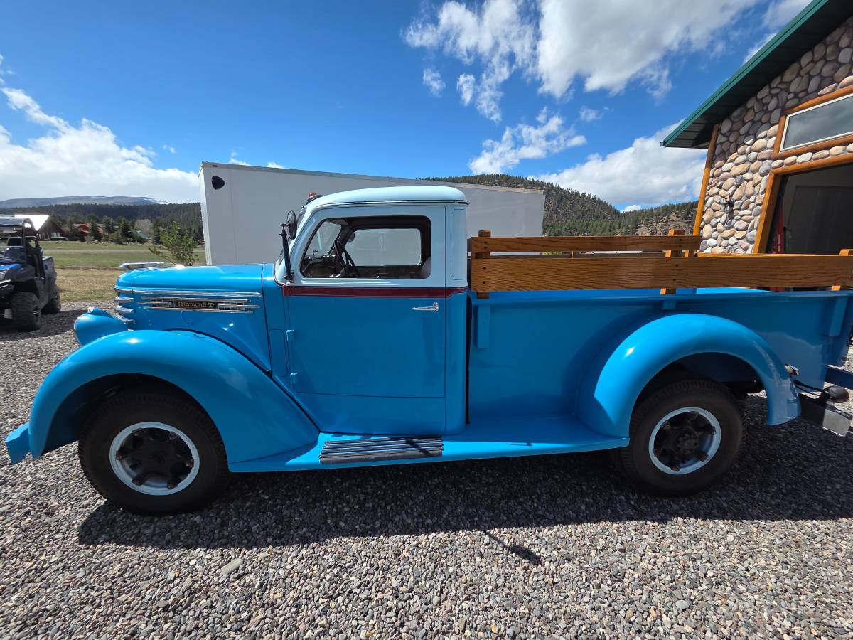 Diamond-t-1948-Blue
