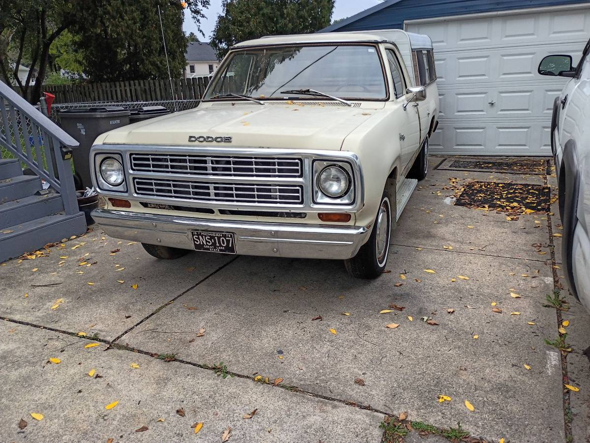 Dodge-150-camper-special-1980-custom