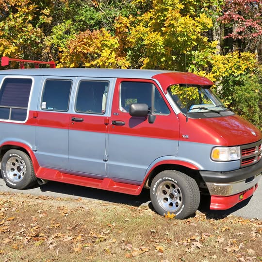 Dodge-B-2500-1995