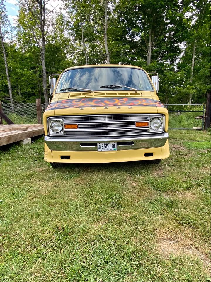 Dodge-B250-1978