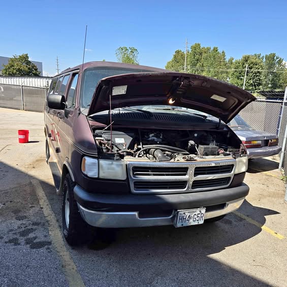 Dodge-B250-1996