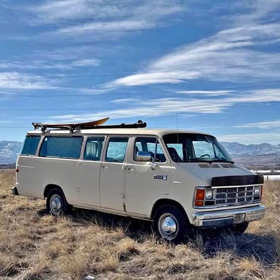 Dodge-B350-1986