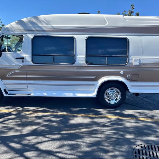 Dodge-B350-1996