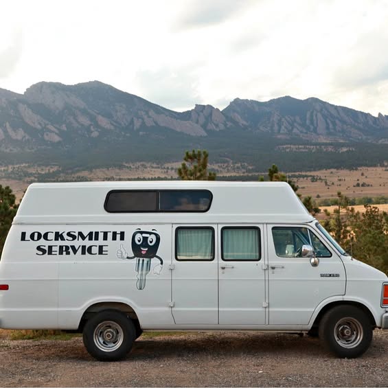 Dodge-Conversion-stealth-camper-van-1992