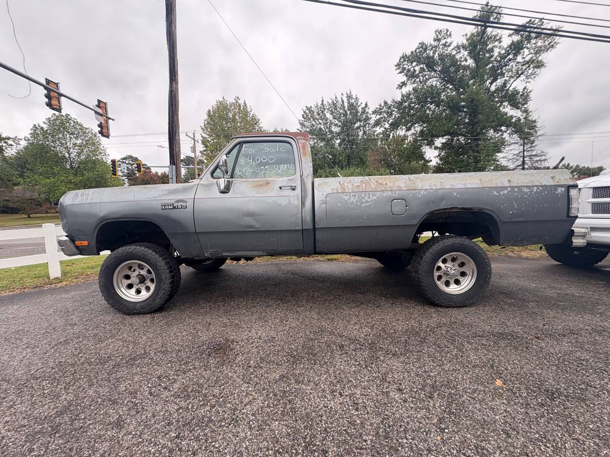 Dodge-Ram-1991-Gray