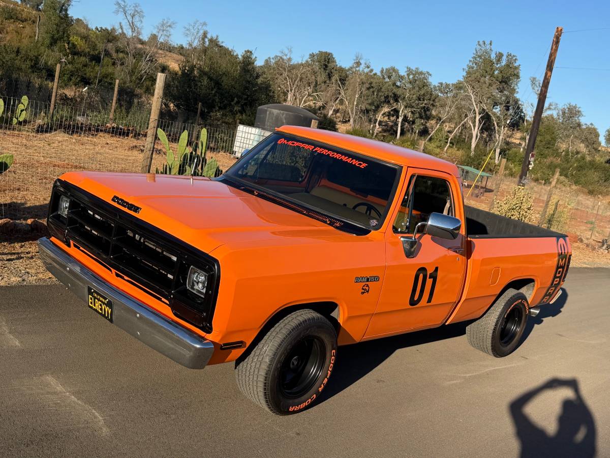 Dodge-Ram-d-150-1989-Orange