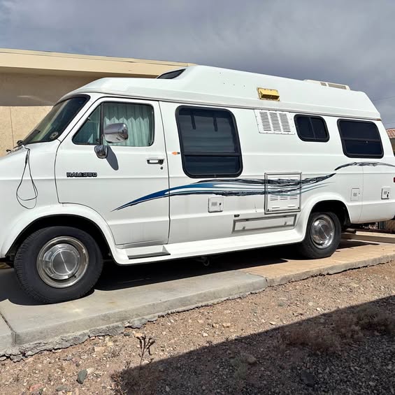Dodge-Ram-van-1992