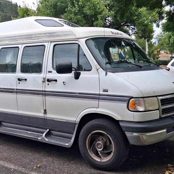 Dodge-Ram-van-1995