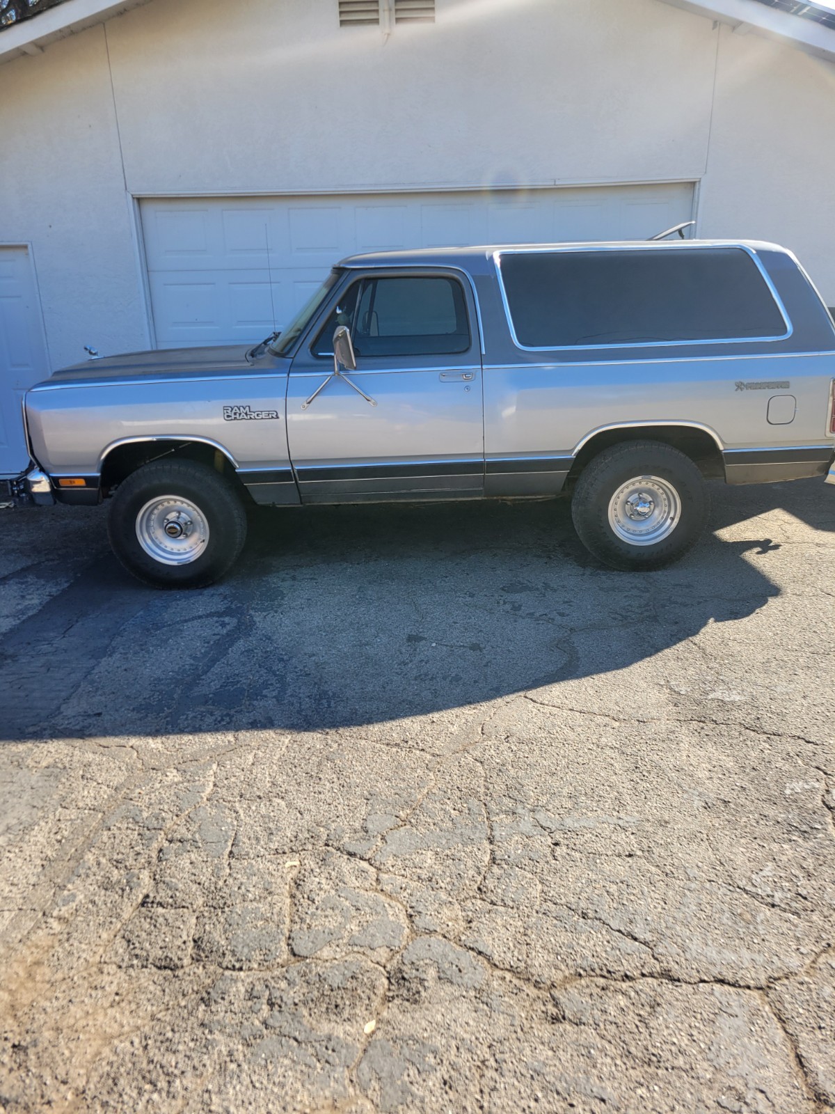 Dodge-Ramcharger-1984-SUV-Black