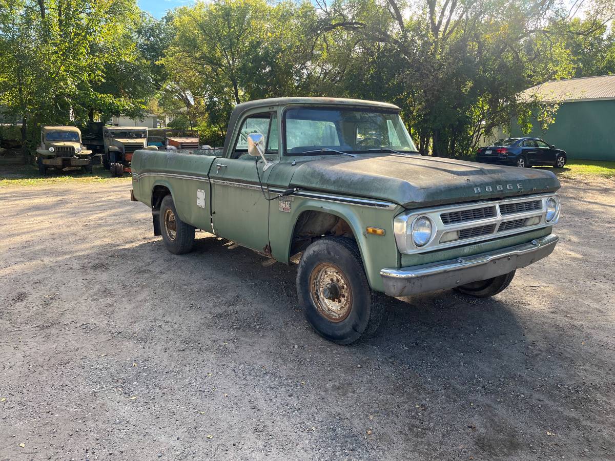 Dodge-W200-1970-Green