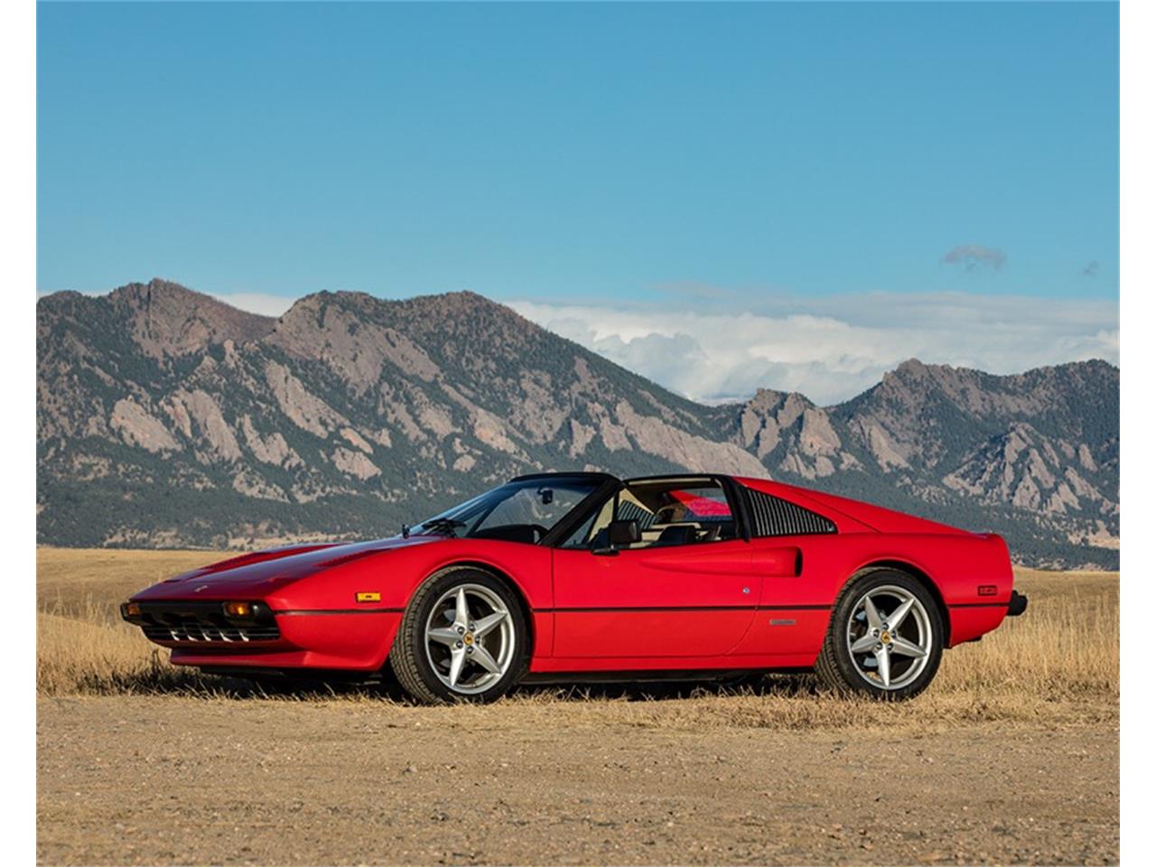 Ferrari-308-gtsi-1981-Red-Black