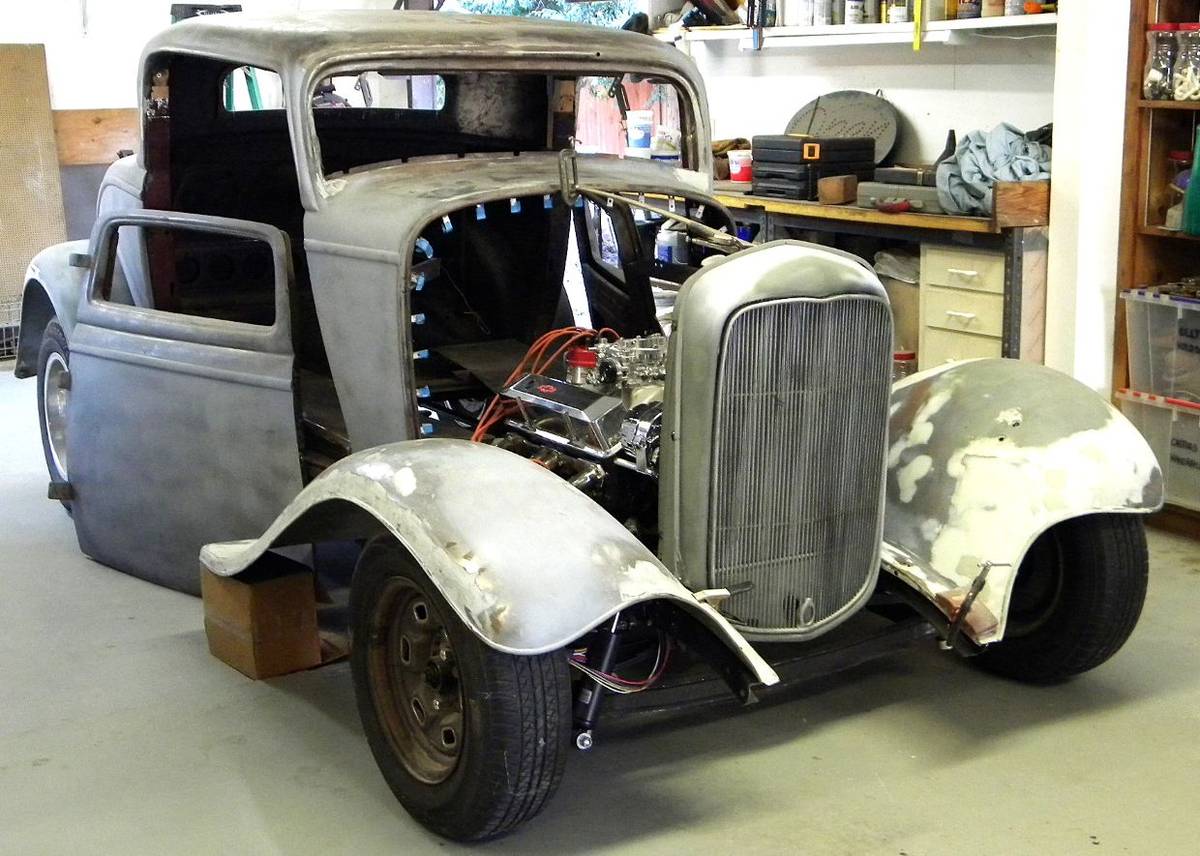 Ford-3-window-coupe-chopped-1932-custom