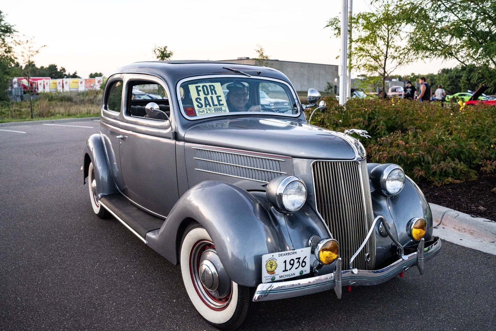 Ford-68-1936-Sedan-Gray