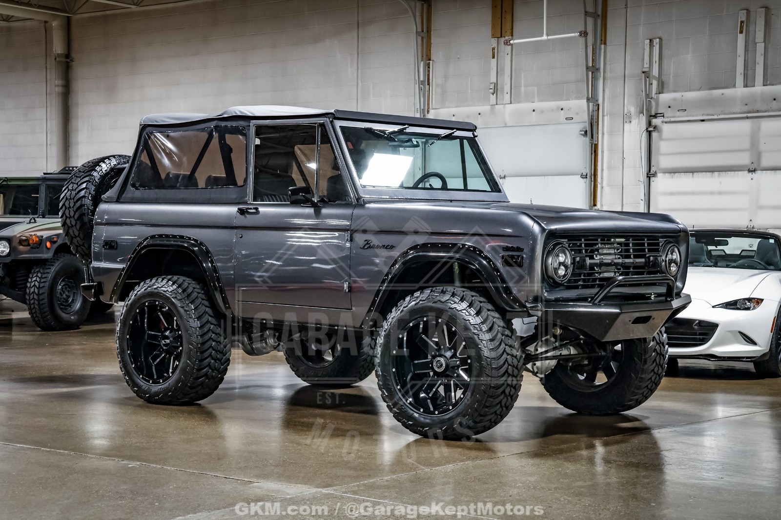 Ford-Bronco-1970-Black
