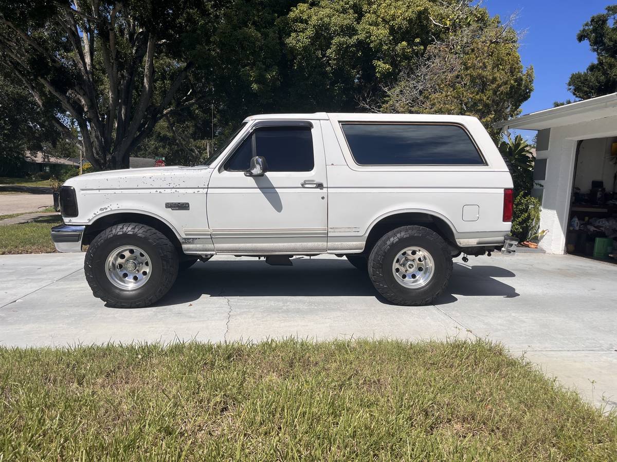 Ford-Bronco-1993-1993