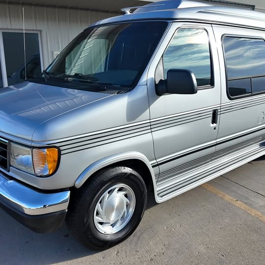 Ford-Conversion-van-1994