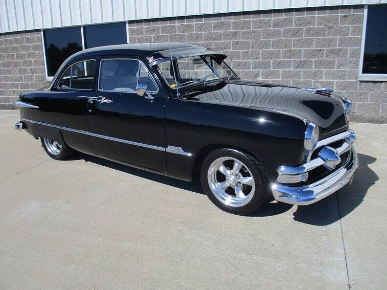Ford-Coupe-1951-Black-Gray