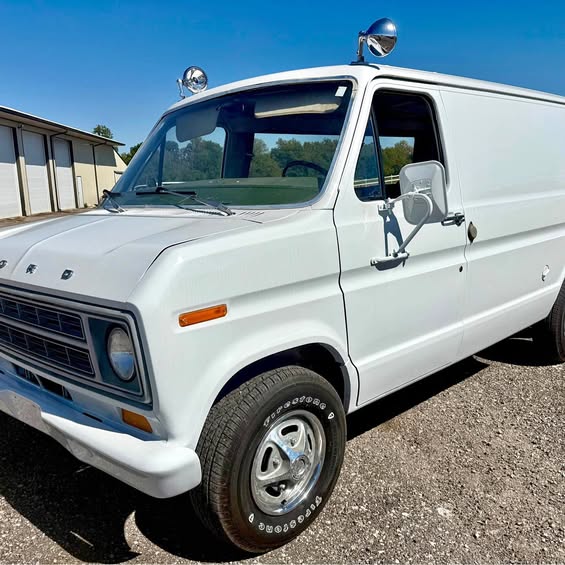 Ford-E-150-1976