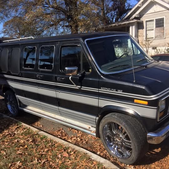 Ford-E-150-1984