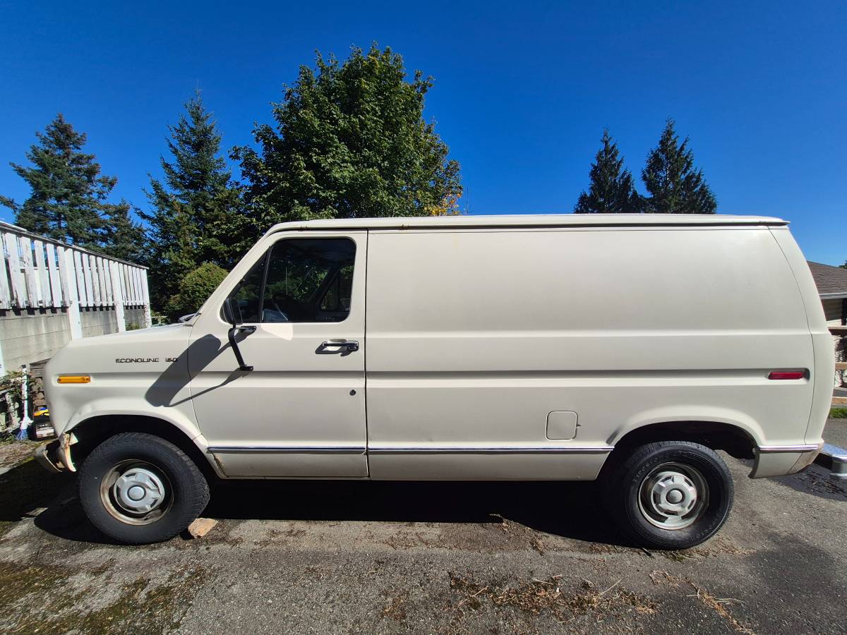 Ford-E-150-1990-White