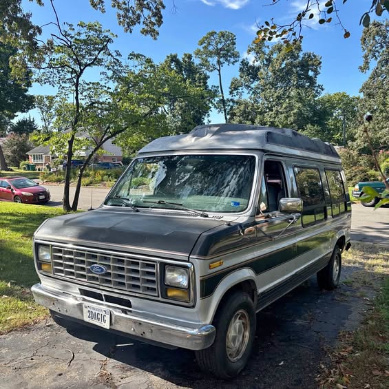 Ford-E-150-1991
