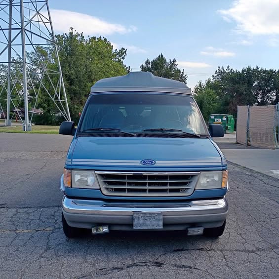 Ford-E-150-1992