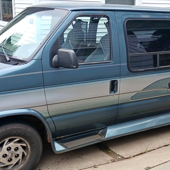 Ford-E-150-1996