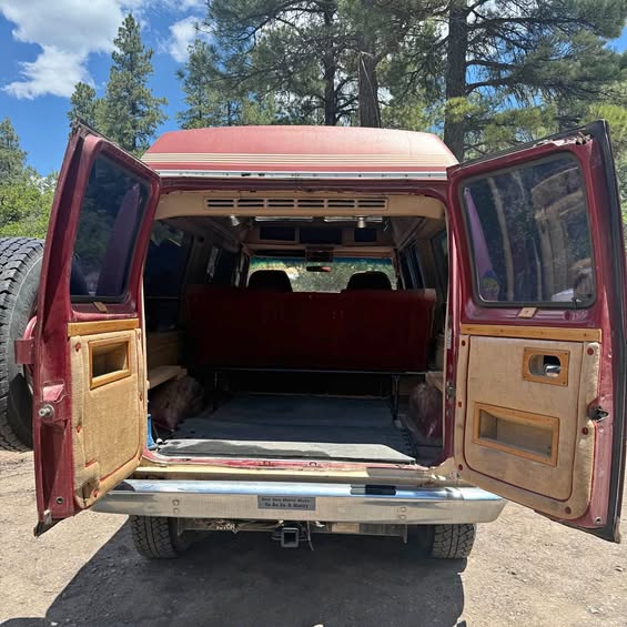 Ford-E-350-1986