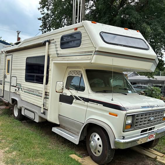 Ford-E-350-1986