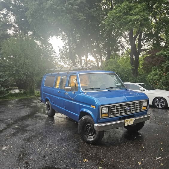Ford-E-350-1989
