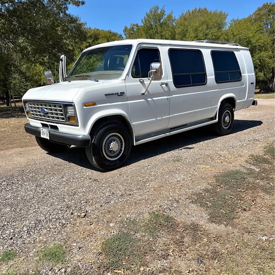 Ford-E-350-1989