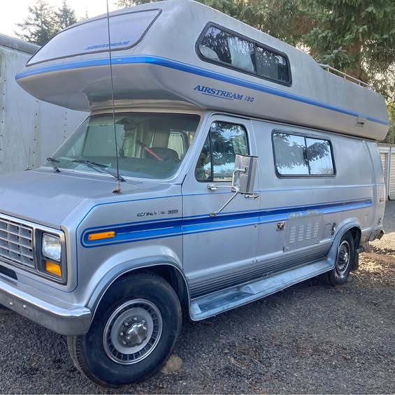Ford-E-350-1990