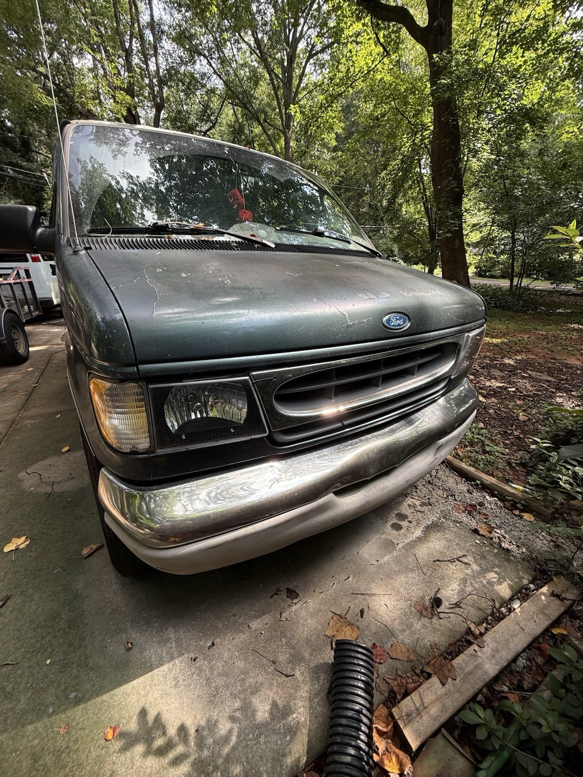 Ford-E-350-Econoline-Club-Wagon-1997-Standard-Passenger-Van