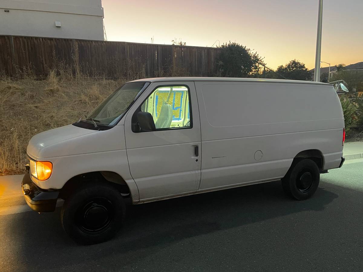 Ford-E150-cargo-van-1995