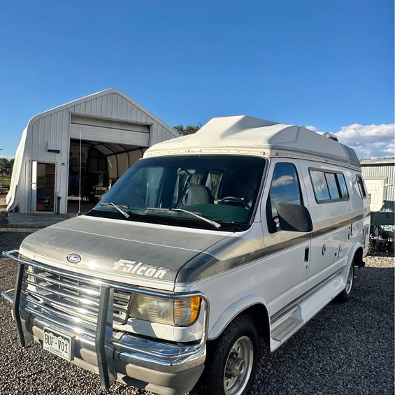 Ford-E250-camper-van-1992