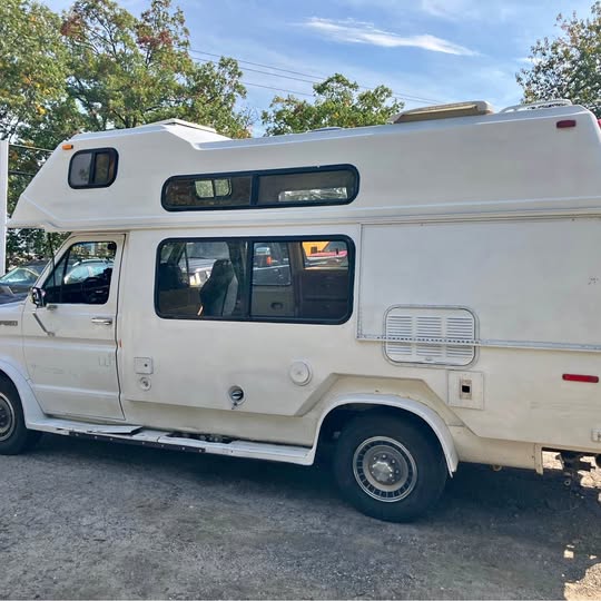 Ford-E250-econoline-islander-rv-super-camper-1991