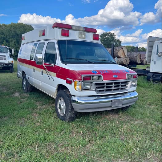 Ford-E350-7.3-powerstroke-ambulance-forsale-1995