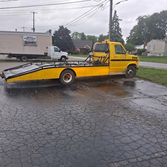 Ford-E350-bever-tail-tow-truck-1987