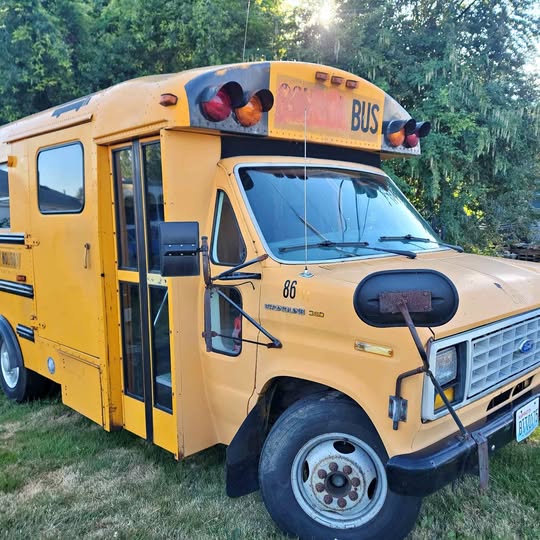 Ford-E350-dually-6.9idi-diesel-thomas-short-bus-5000-or-best-offer-1986