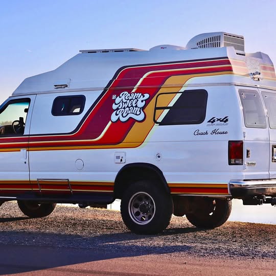 Ford-E350-econoline-converted-camper-van-quigley-4x4-1994
