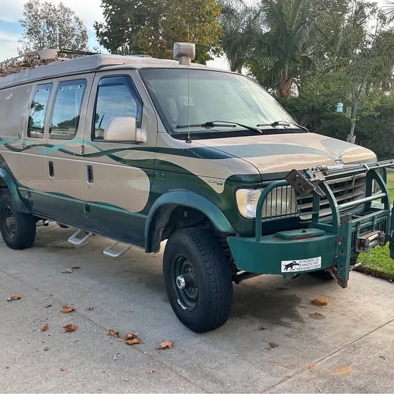 Ford-E350-heavy-duty-extended-1996