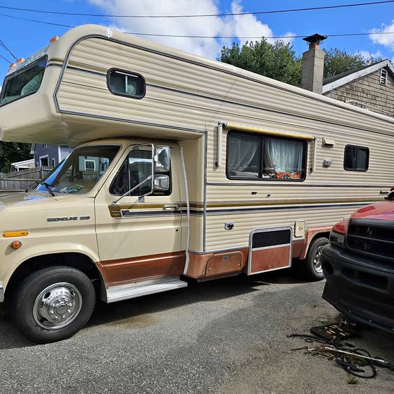 Ford-E350-holiday-rambler-monitor-gl-1985