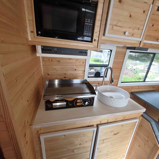 Ford-E350-tioga-montara-rv-1991